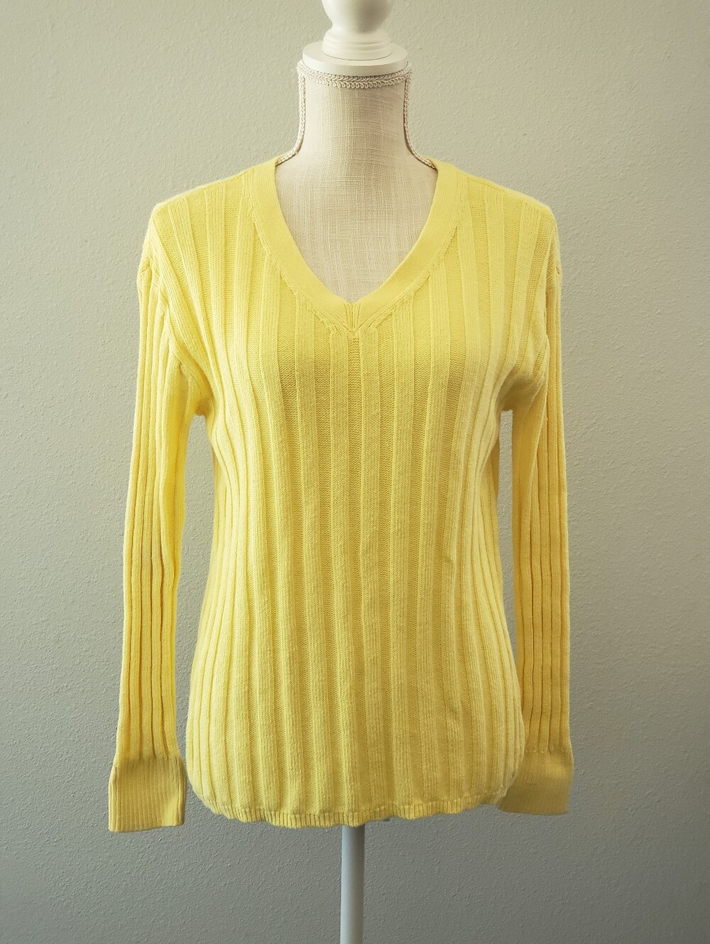 Talbots Yellow Linen Cotton Blend Ribbed  V-Neck Sweater Womens Size Medium